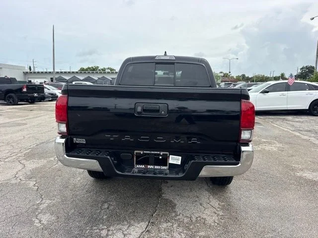Used 2022 Black Toyota SR5 image 4