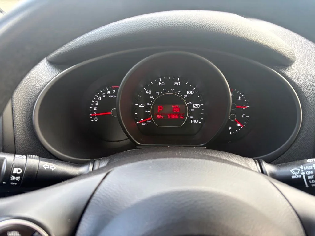 Used 2014 Green Kia Plus image 18