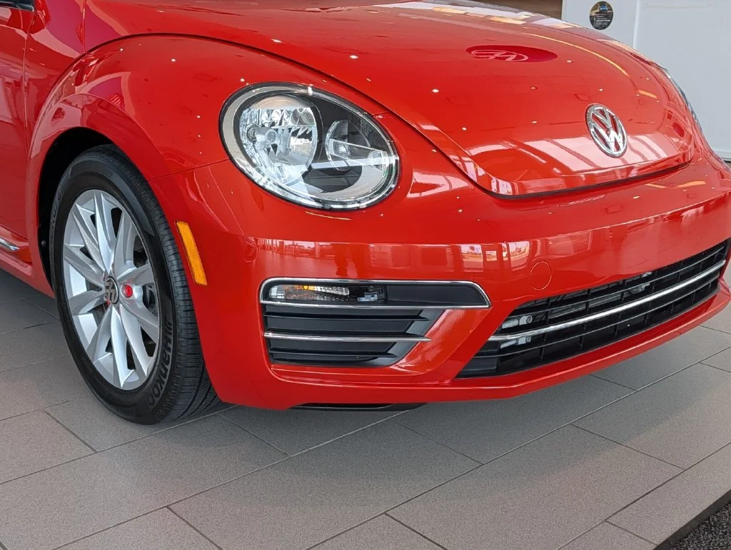 Used 2019 Orange Volkswagen 2.0T SE image 34