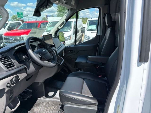 New 2026 Oxford White Ford Cargo Van image 9