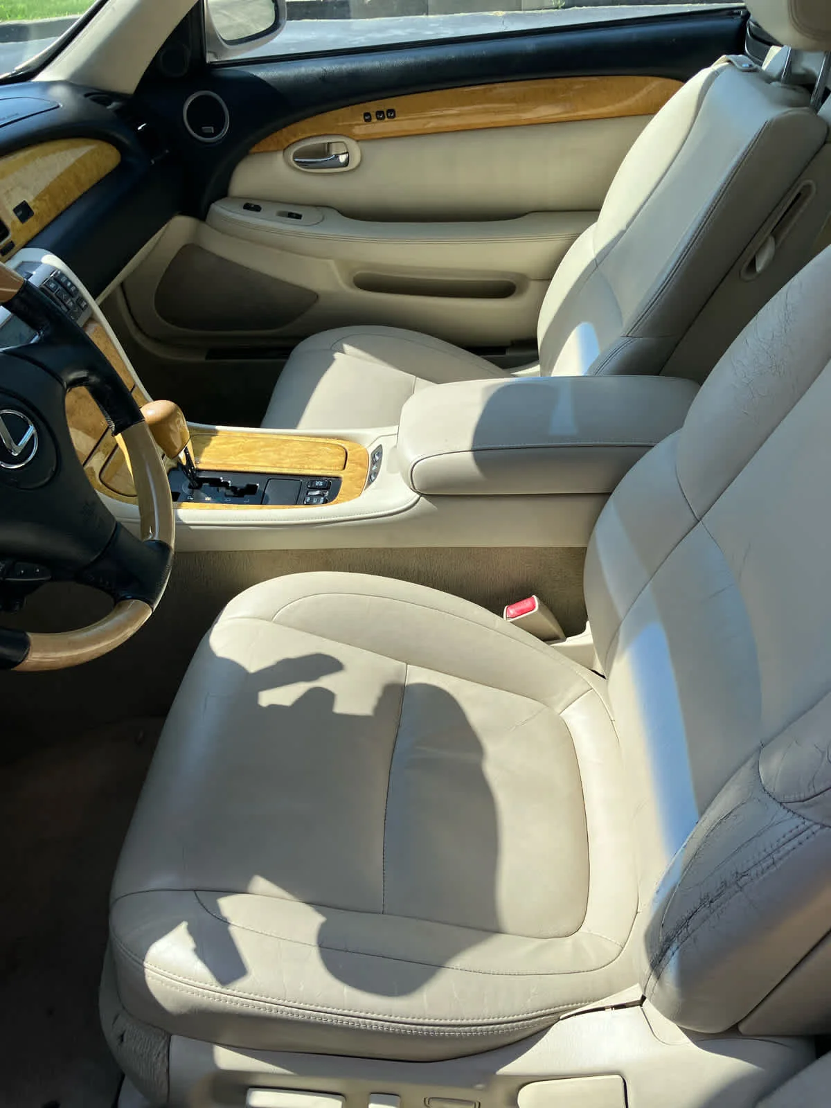 Used 2004 Egyptian Sand Pearl Lexus  image 10