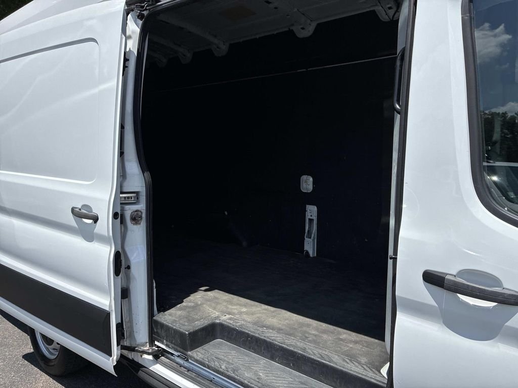 Used 2024  Ford Base image 12