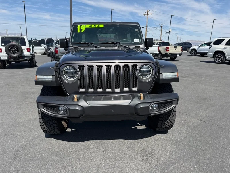 Used 2019 Granite Crystal M Jeep Rubicon image 8
