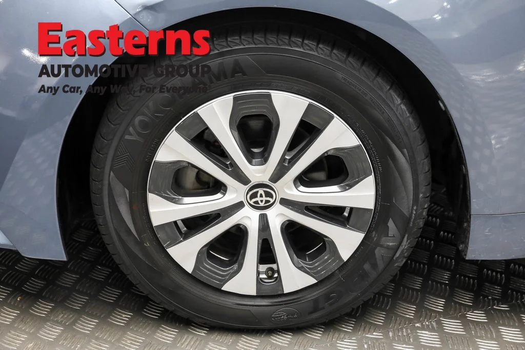 Used 2020 Gray Toyota LE image 30