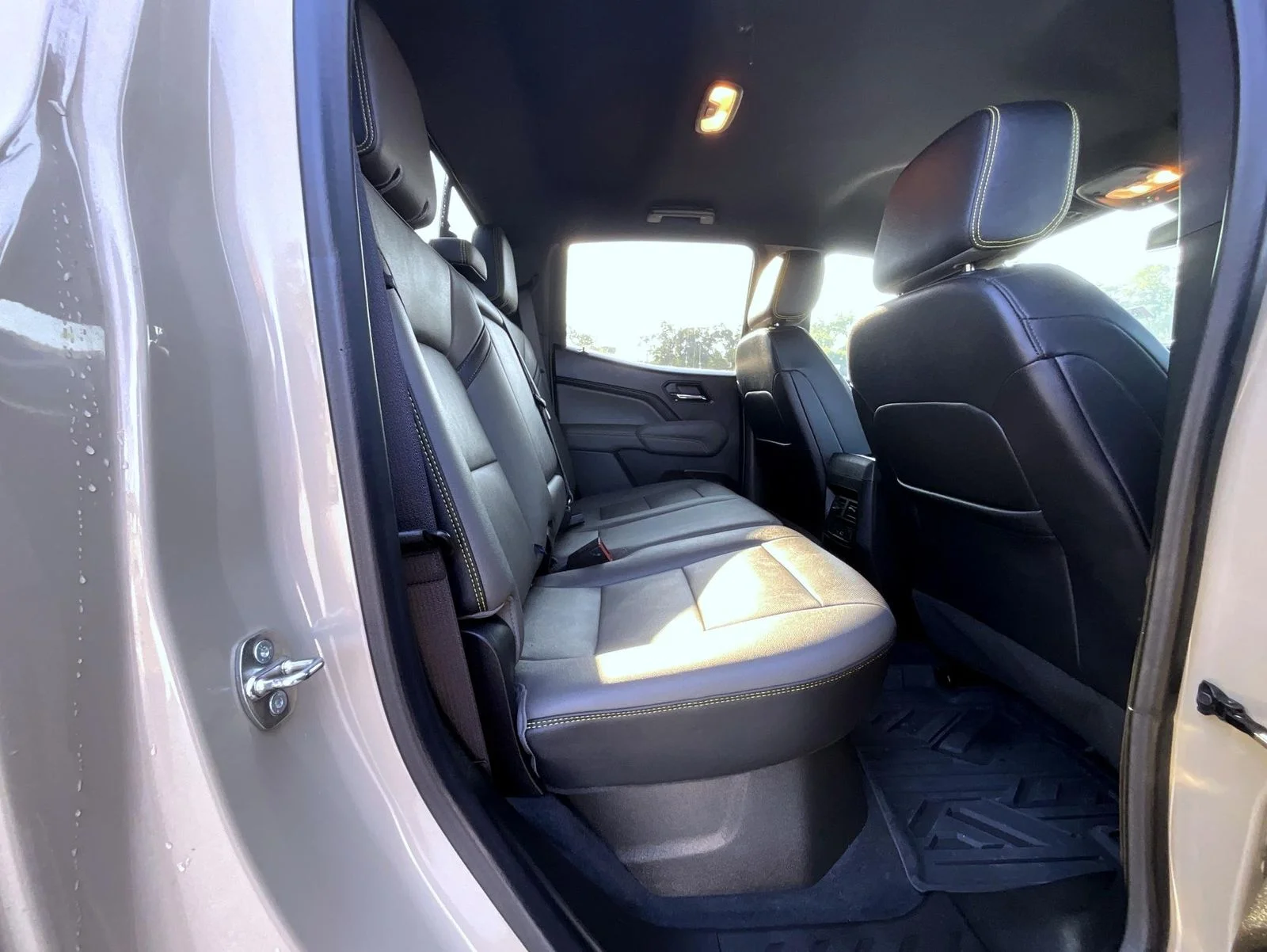 Used 2023 Beige Chevrolet ZR2 image 21