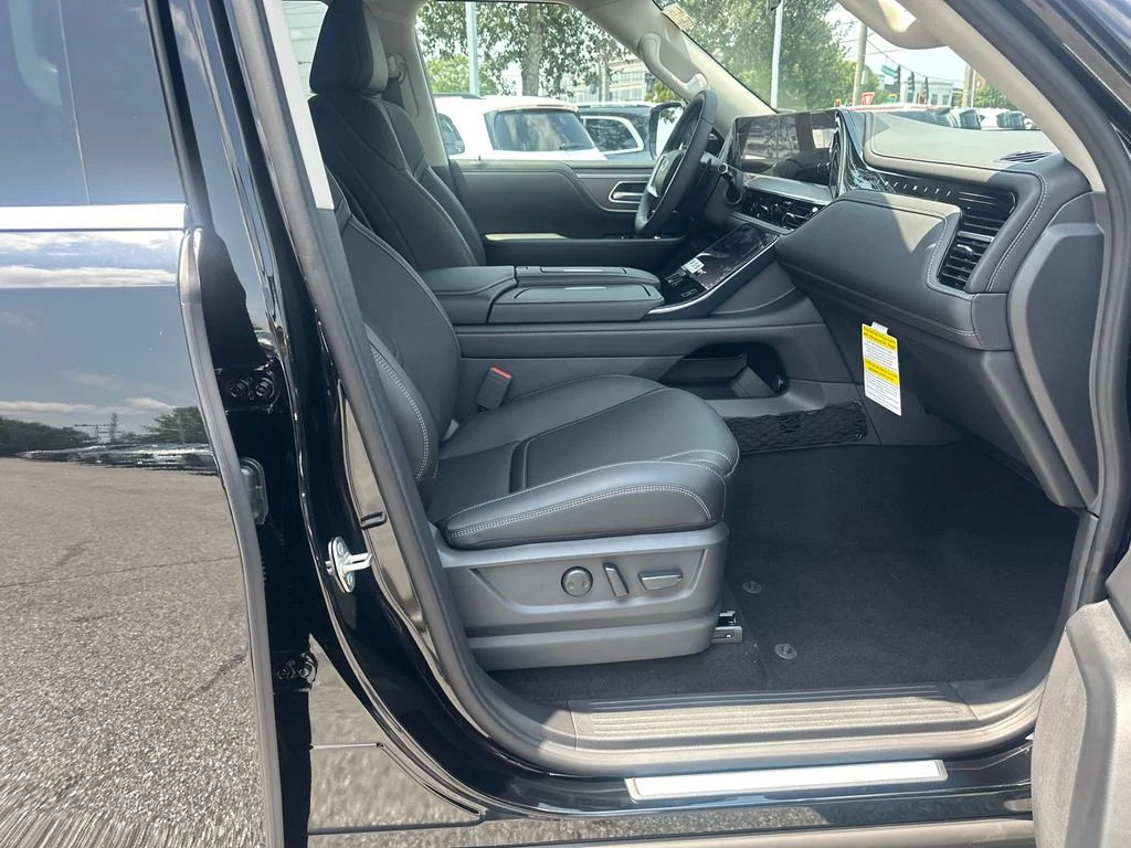 New 2027 BLACK OBSIDIAN INFINITI Pure 4WD image 11