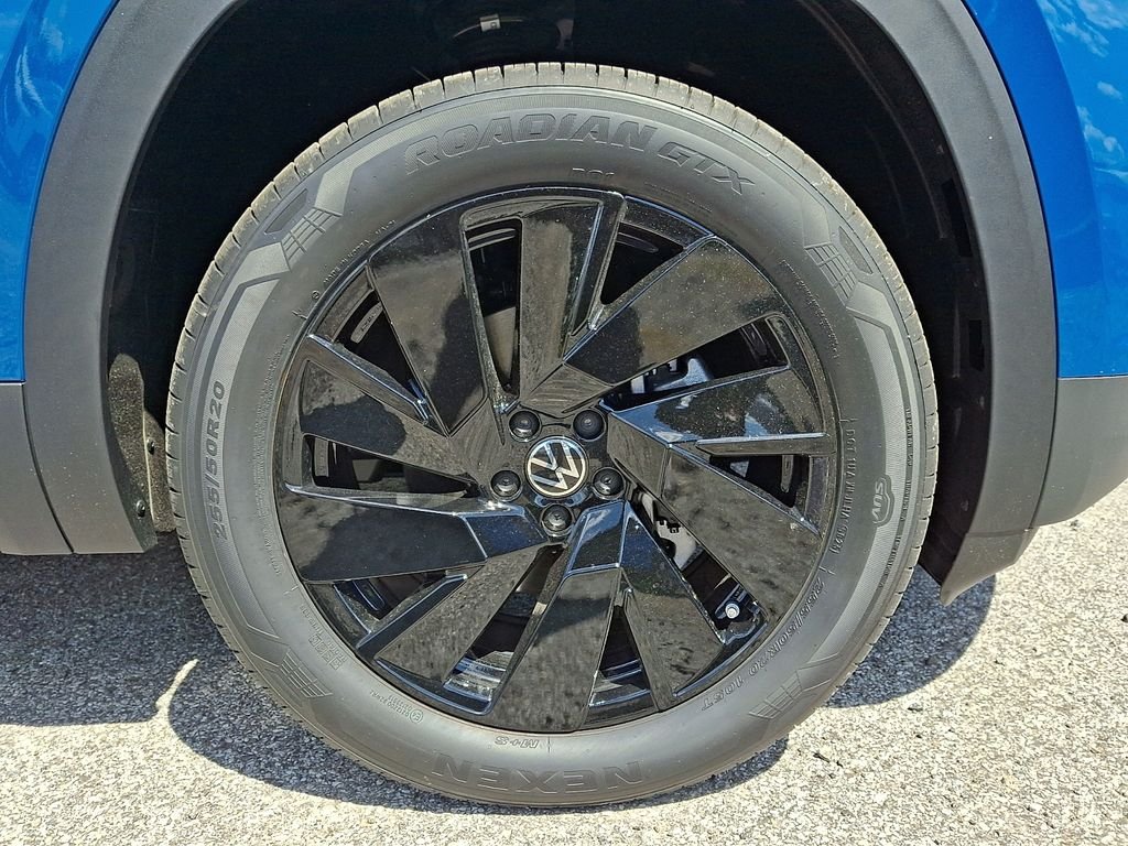 New 2026 Blue Volkswagen 2.0T SE w/Technology image 5