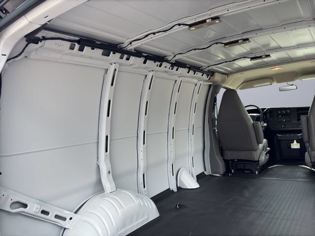 2026 GMC Savana Cargo Work Van - Photo 23