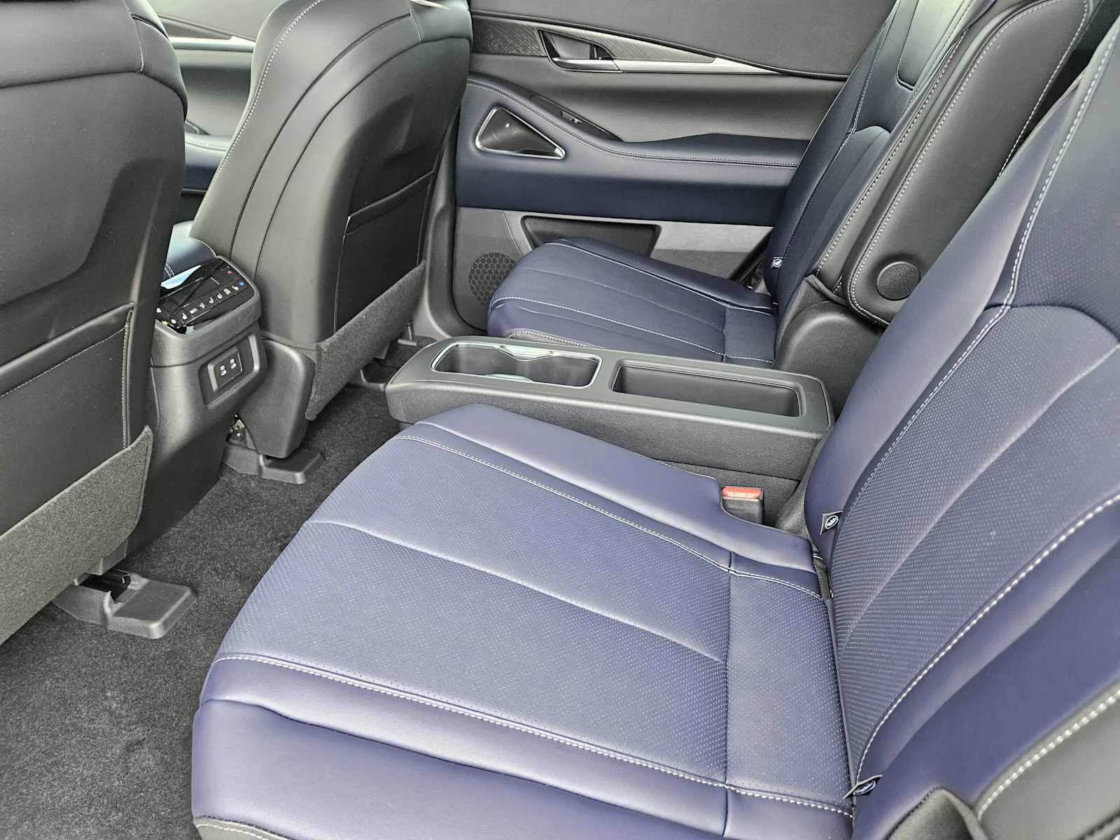New 2026 RADIANT WHITE INFINITI Sport AWD image 21