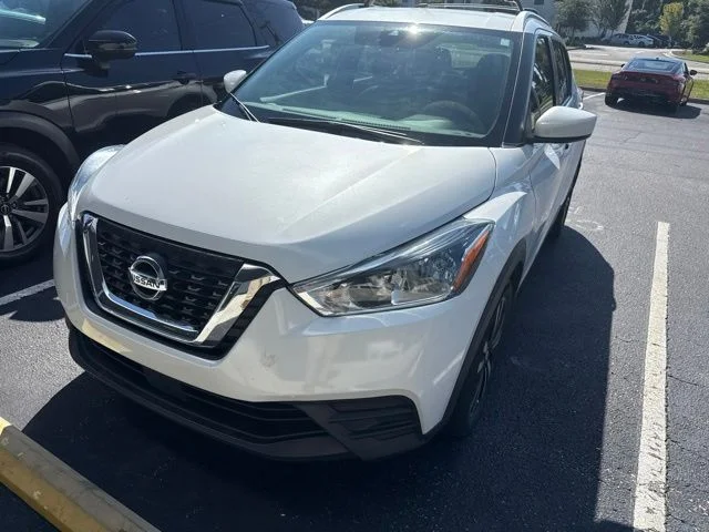 Used 2020 White Nissan SV image 1