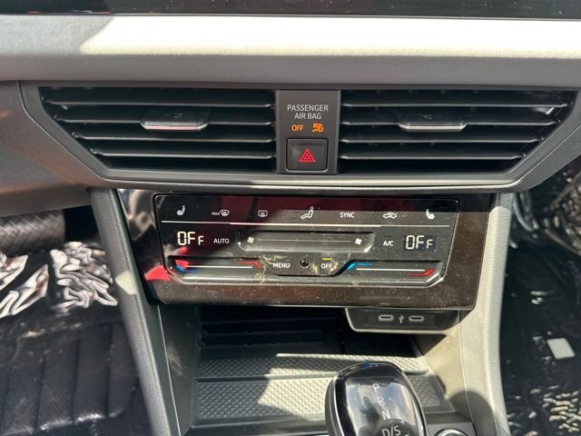 New 2026 Deep Black Pearl Volkswagen 1.5T SE image 29