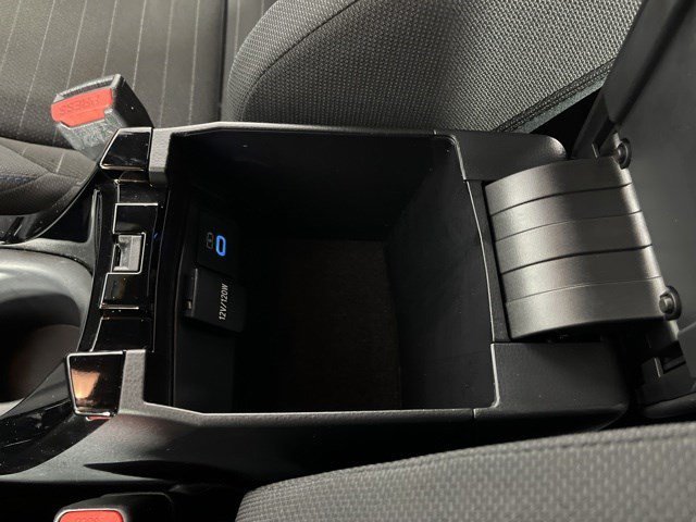 Certified Used 2022 Pearl Toyota SE image 23