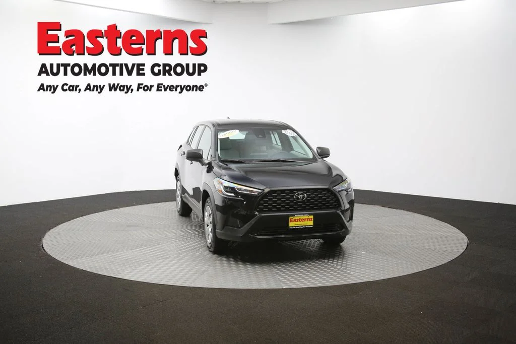 Used 2022 Black Toyota L image 49