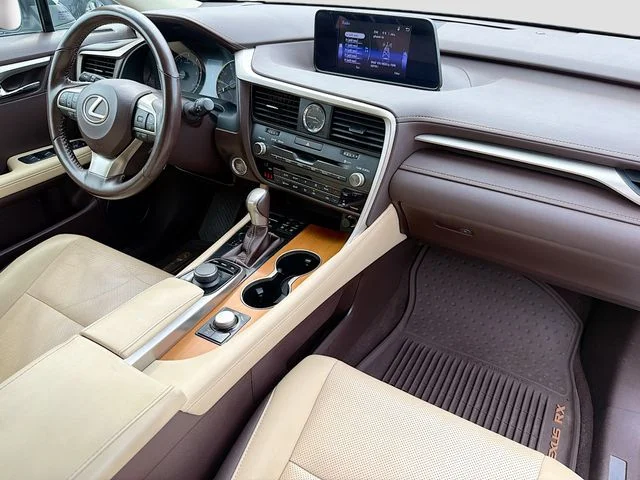 Used 2019 White Lexus 350 image 27