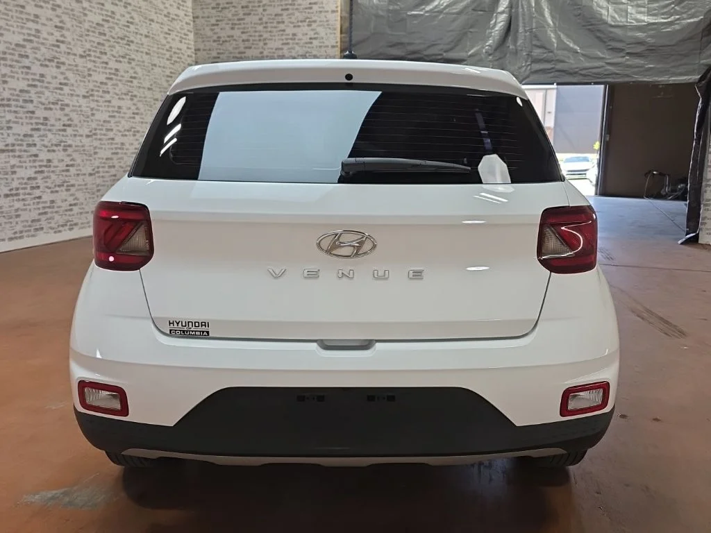 Used 2025 Lunar White Hyundai SE image 5