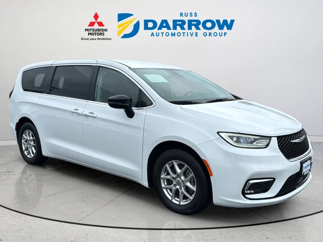Used 2024 White Chrysler Touring L image 7