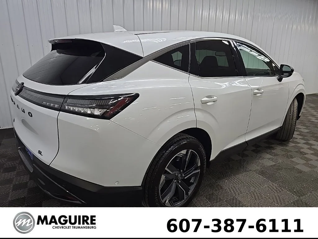 Used 2025 White Nissan SL image 10