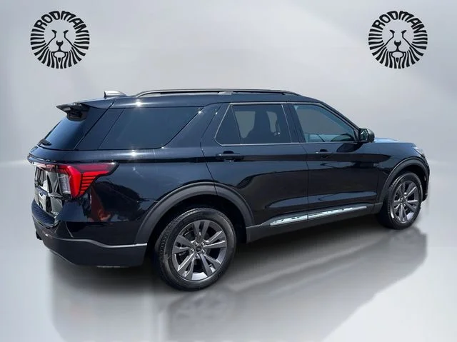 Used 2025 Black Metallic Ford Active image 6