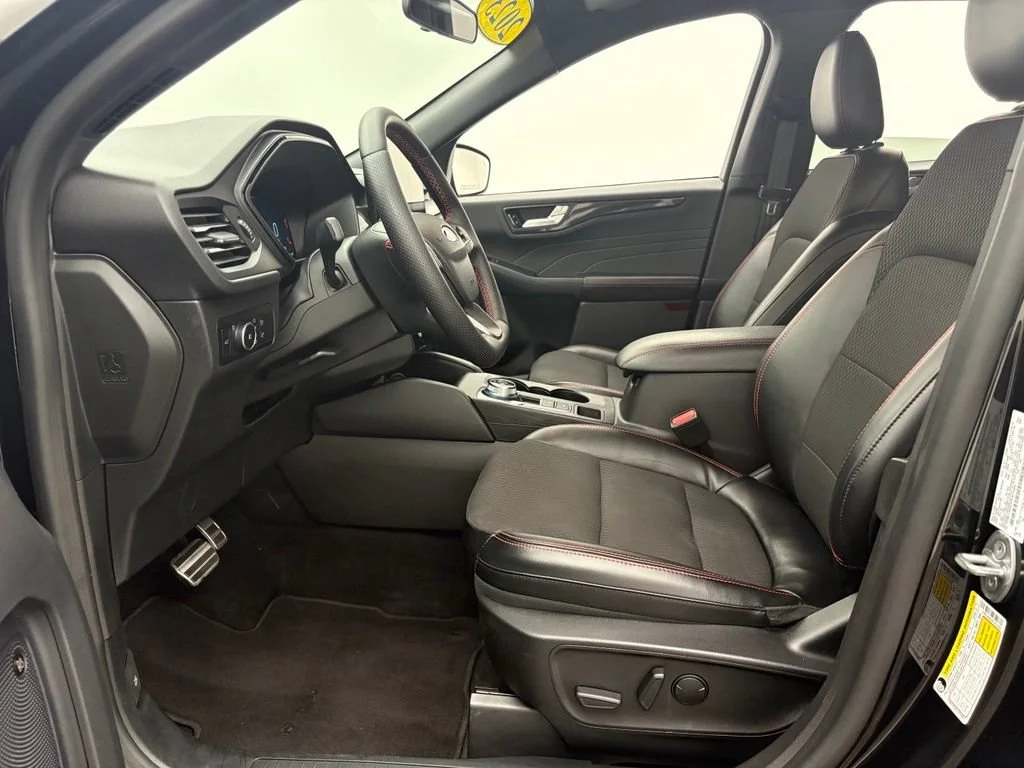 Used 2023 Black Ford ST-Line Select image 18
