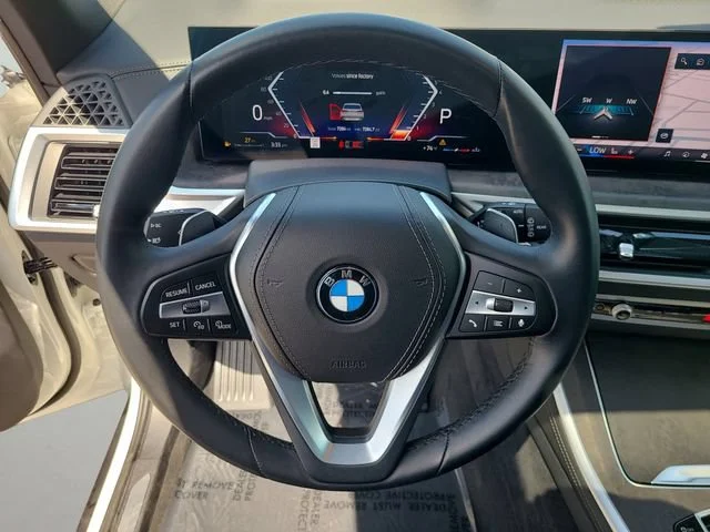 Used 2025 White BMW xDrive40i image 23