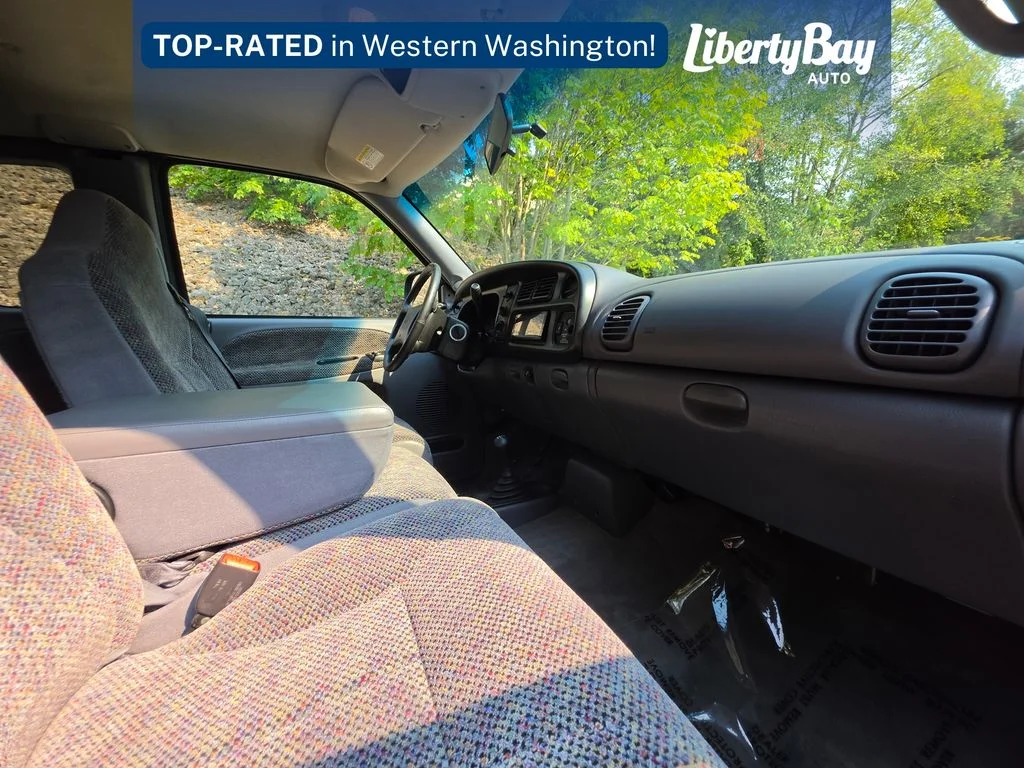 Used 1998 Green Dodge ST image 16