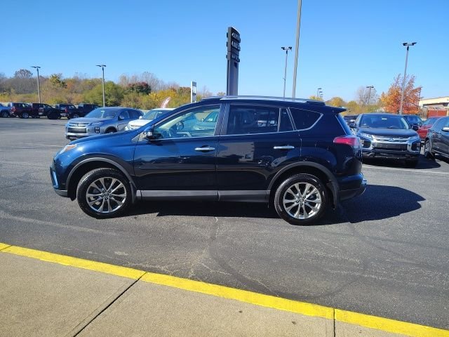 2017 Toyota RAV4 Limited photo 4