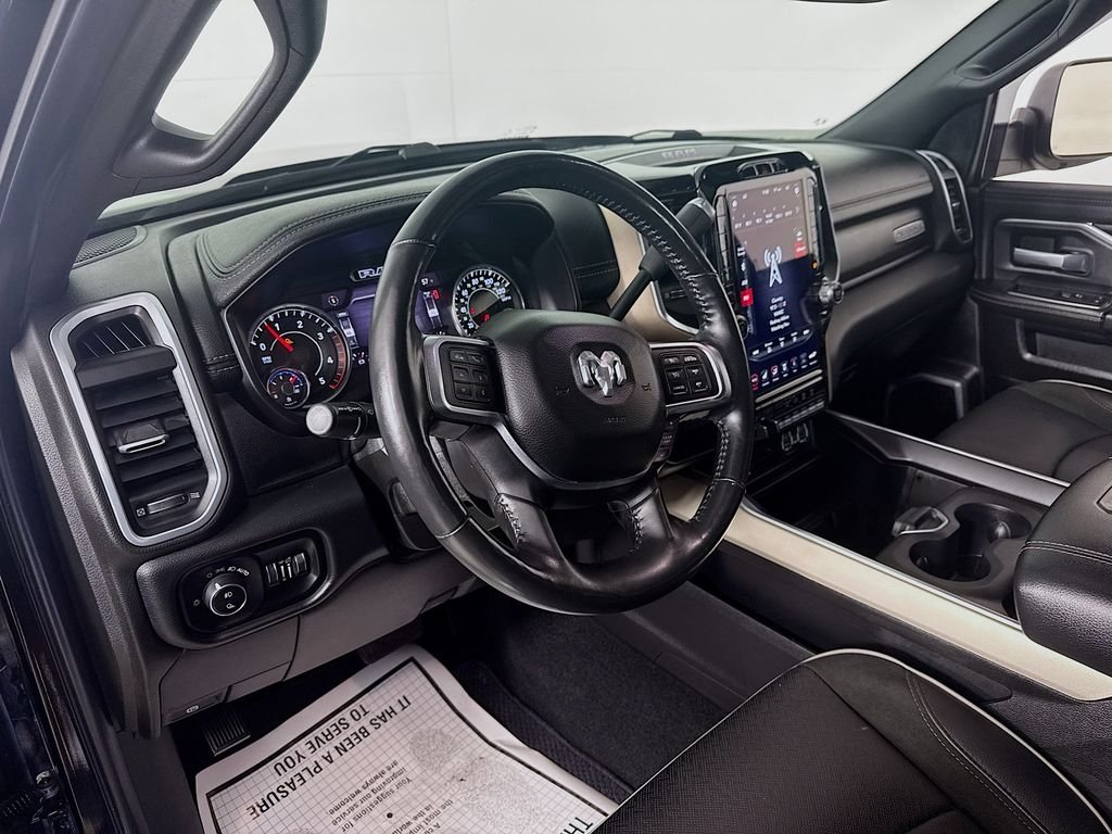 Used 2019 Diamond Black Crystal Pearlcoat Ram Laramie image 15