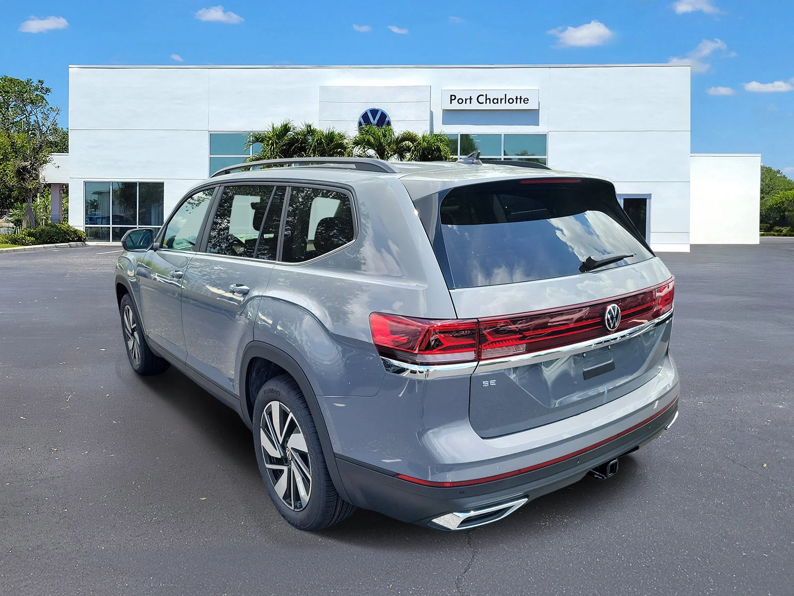 New 2026 Gray Volkswagen SE w/Technology image 32
