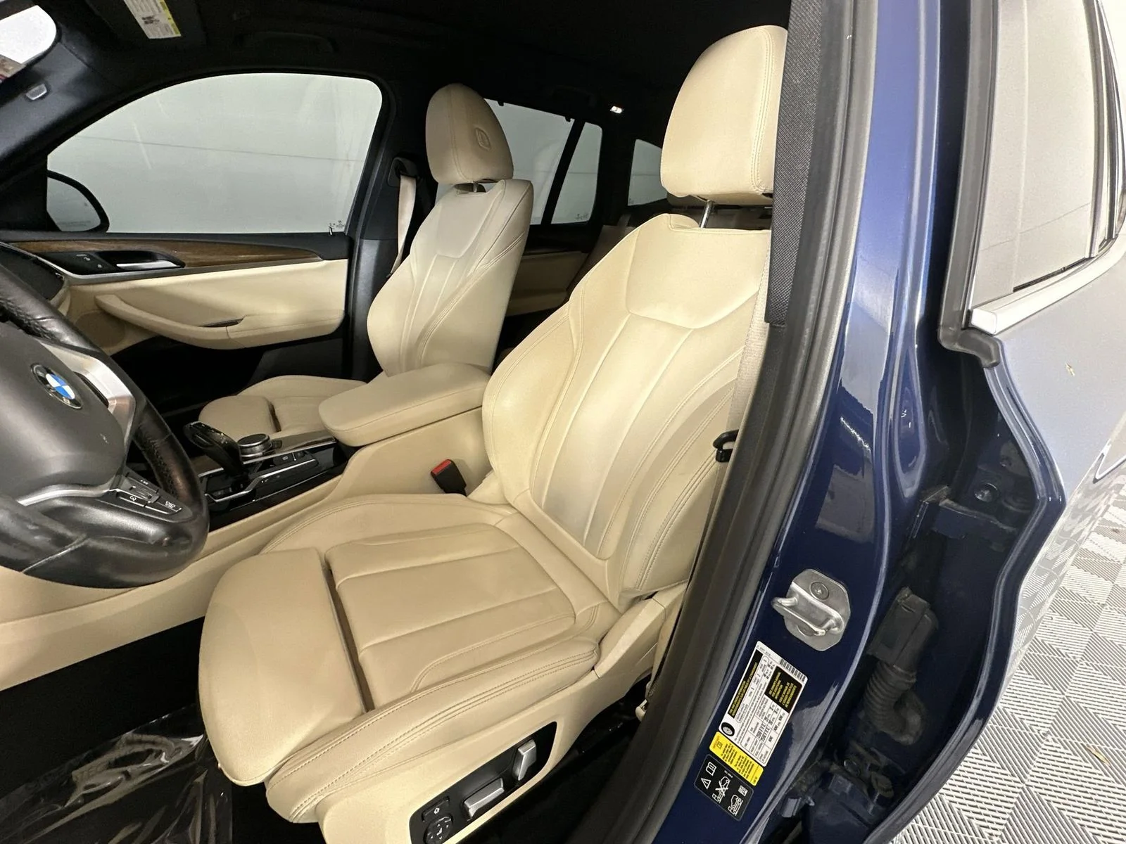 Used 2019 Blue BMW xDrive30i image 11
