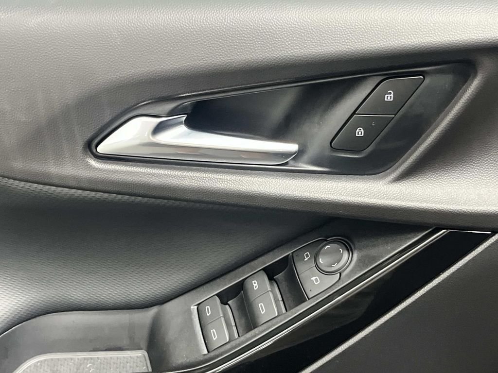 2027 Chevrolet Equinox LT - Photo 17