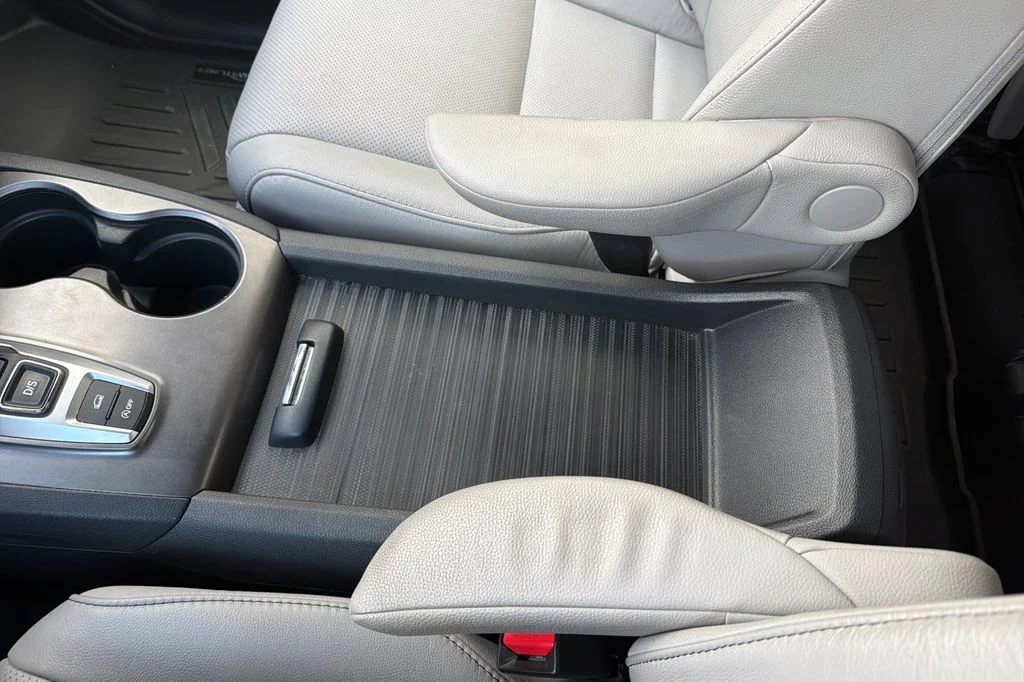 Used 2022 Lunar Silver Metallic Honda EX-L image 26