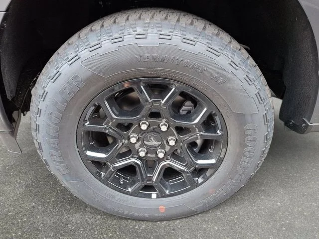 New 2026 Carbonized Gray Metallic Ford XLT image 4