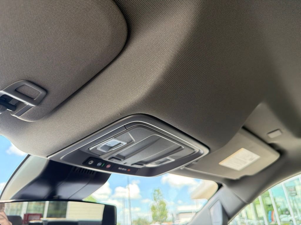 Used 2025 White Chevrolet LT image 26