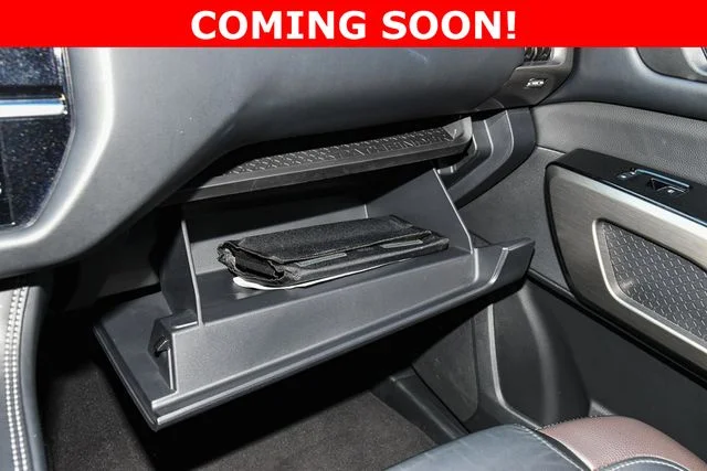 Used 2024 Beige Nissan Platinum image 41