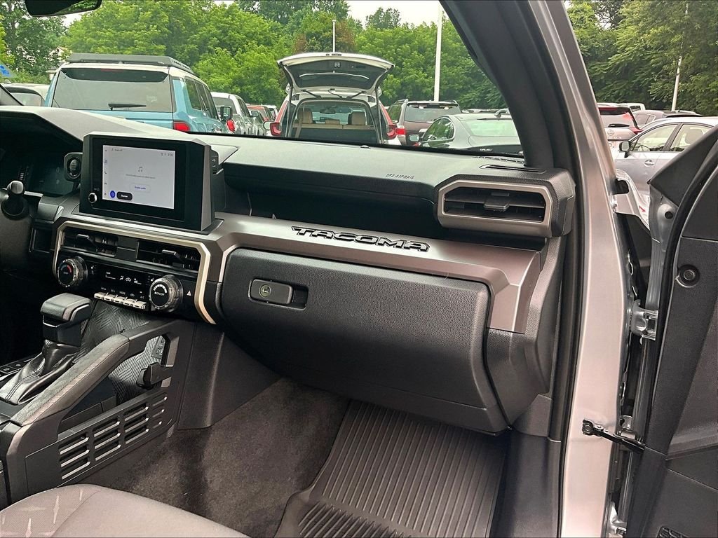 Used 2025 Silver Toyota SR5 image 13