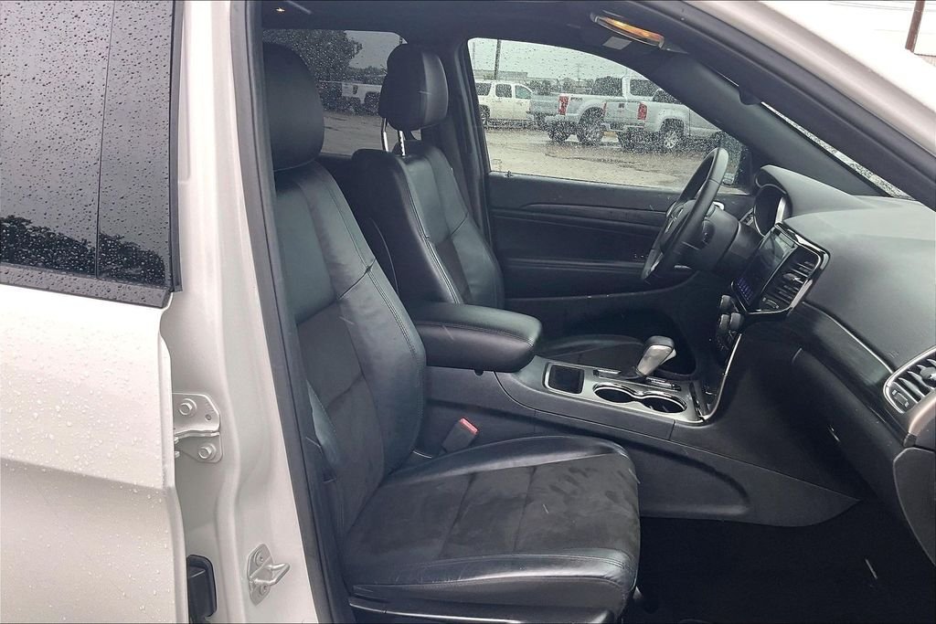 Used 2019 Bright White Clearcoat Jeep Altitude image 30