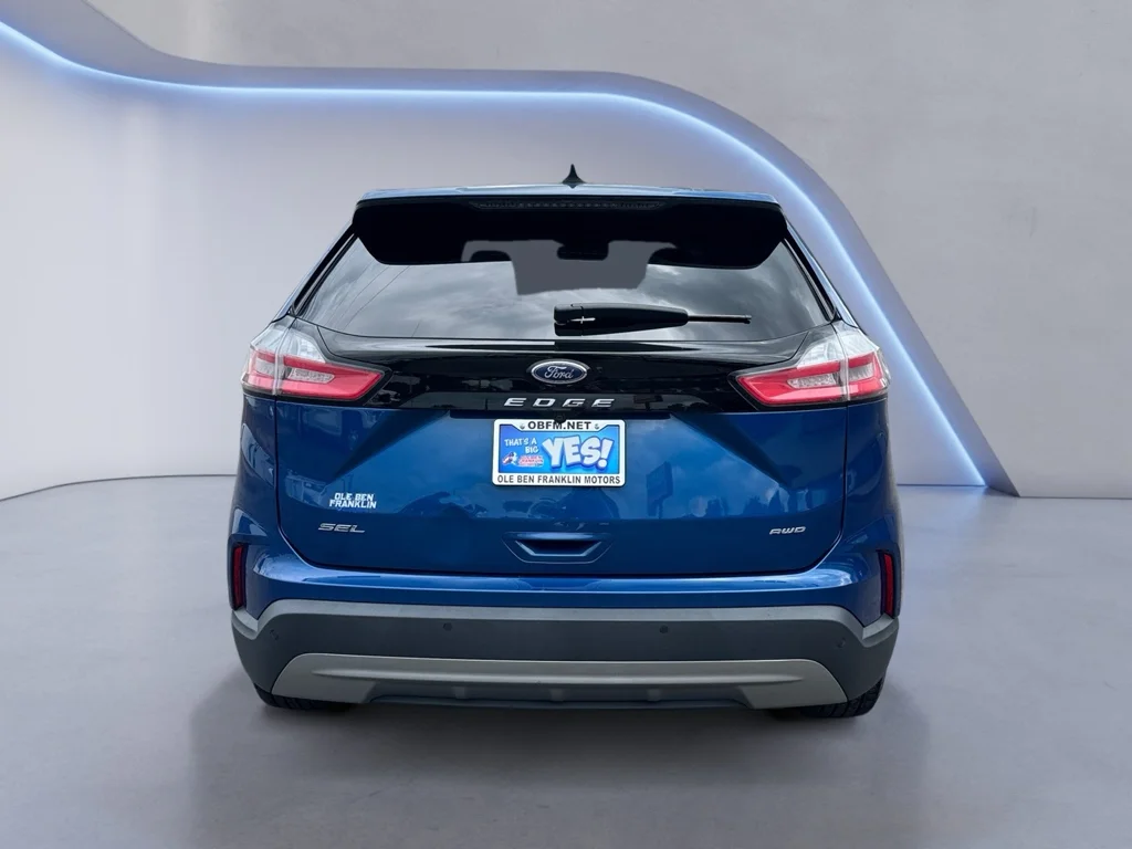 Used 2024 Blue Ford SEL image 4