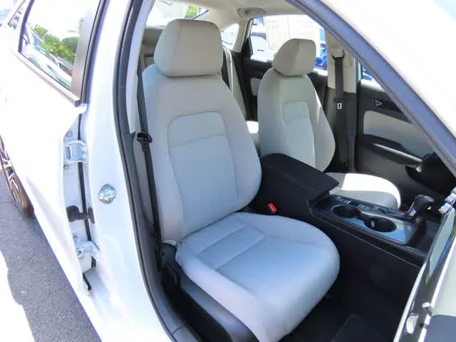 Certified Used 2023 Platinum White Pearl Honda EX image 15