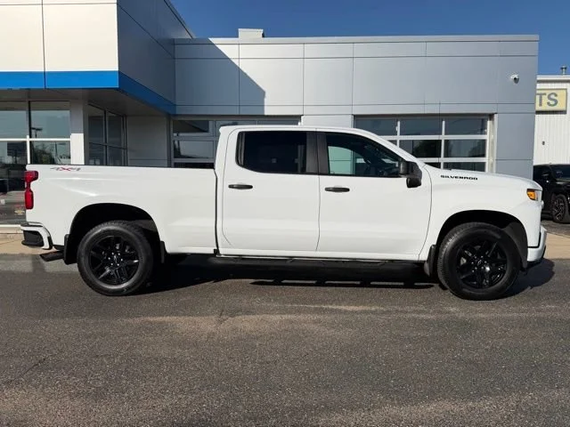 Used 2021 White Chevrolet Custom image 8