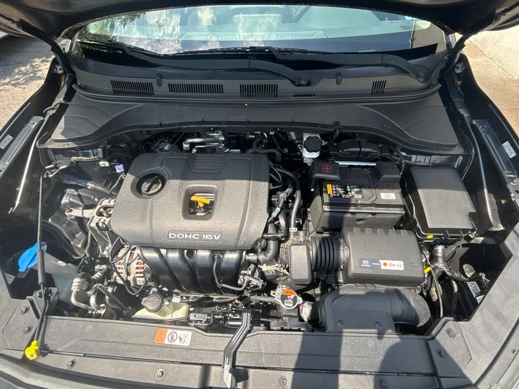 Used 2020 Gray Hyundai SE image 10