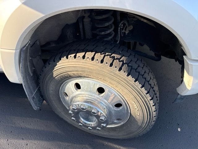 Used 2019 White Ford Limited image 3