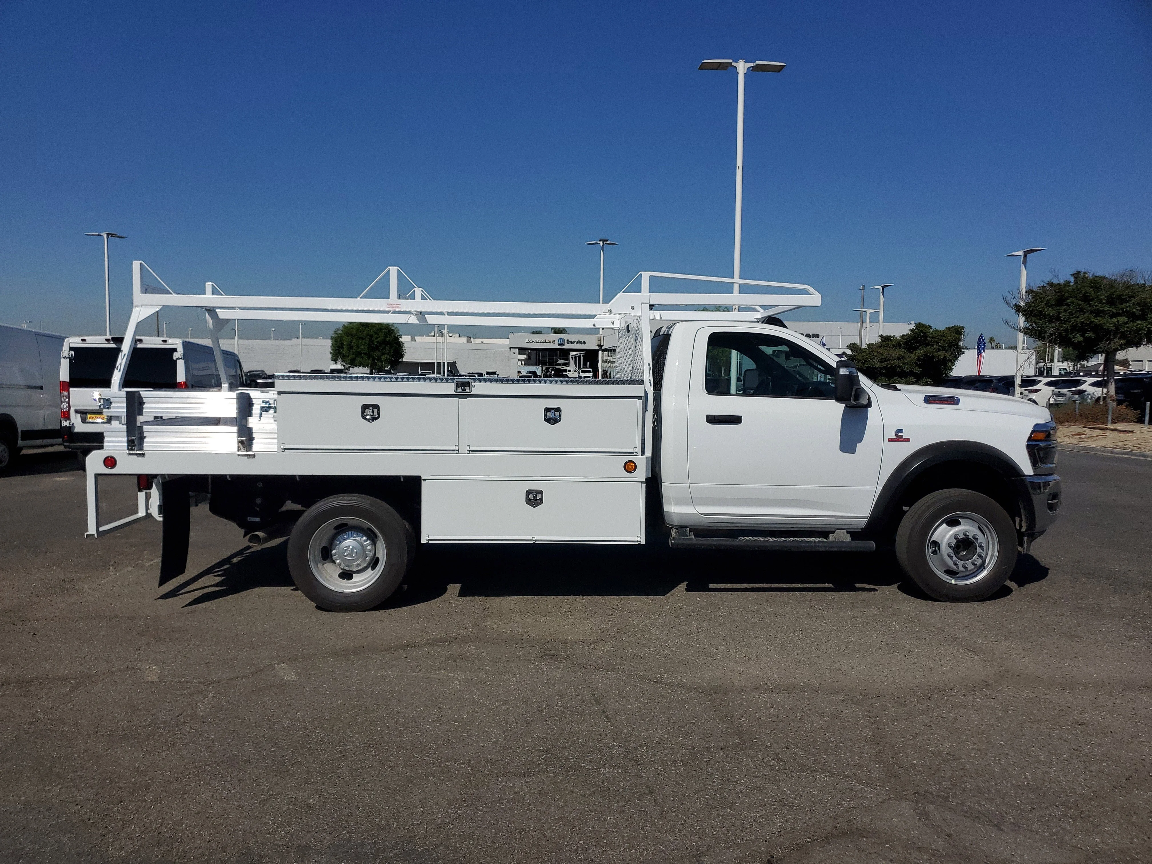New 2026 Bright White Clear-Coat Exterior Paint RAM Tradesman image 2
