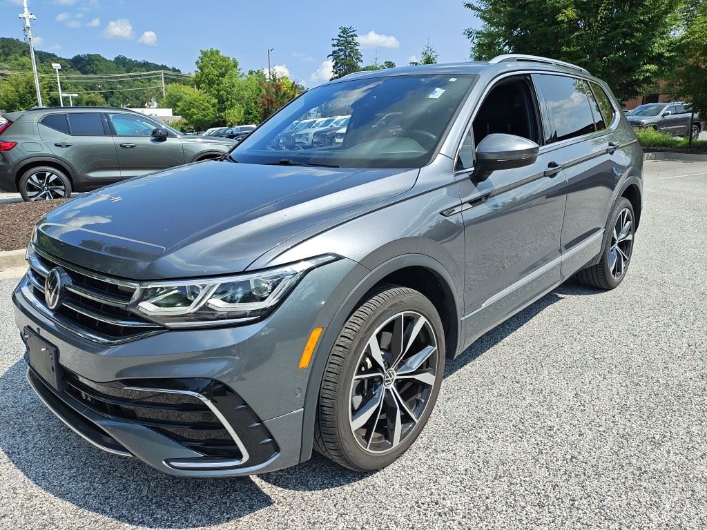 Used 2022 Gray Volkswagen 2.0T SEL R-Line image 3