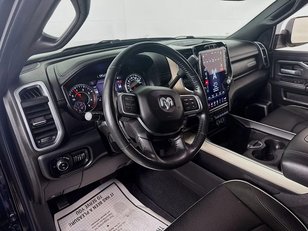Used 2019 Diamond Black Crystal Pearlcoat Ram Laramie image 15