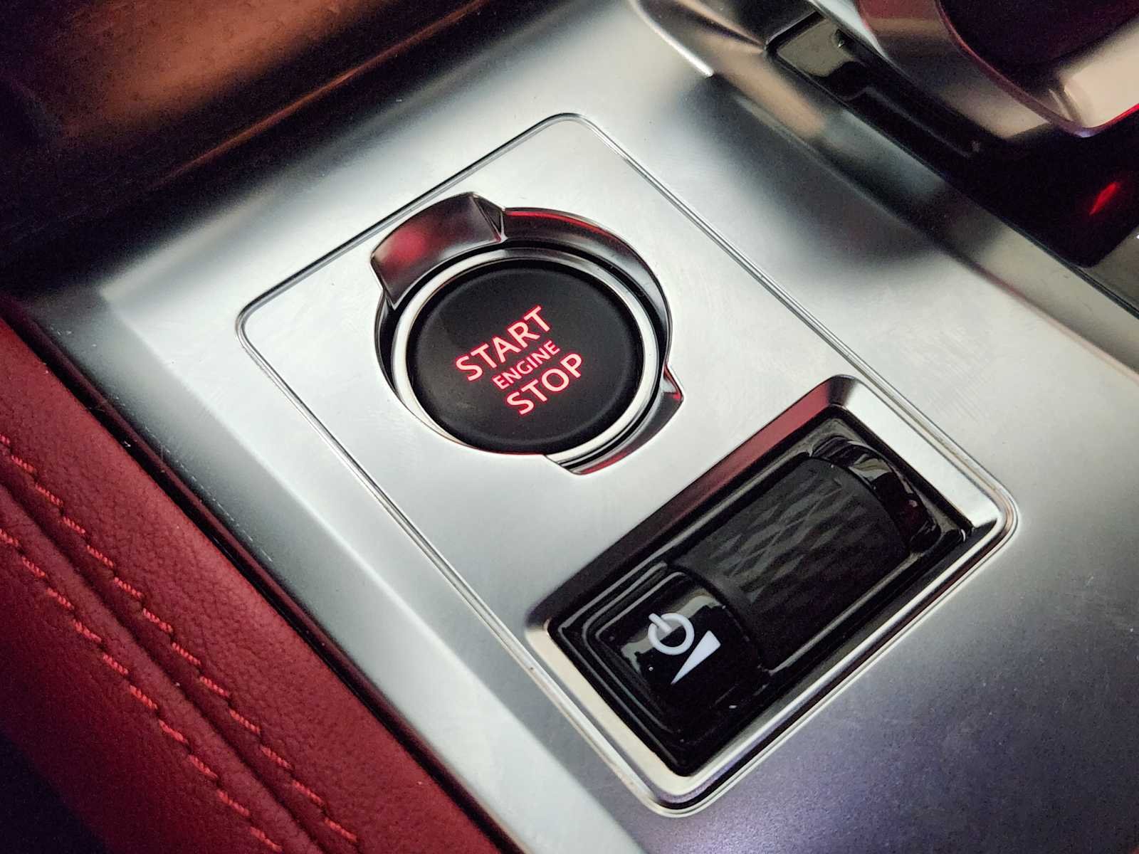 New 2026 Eiger Grey Jaguar R-Dynamic S image 20