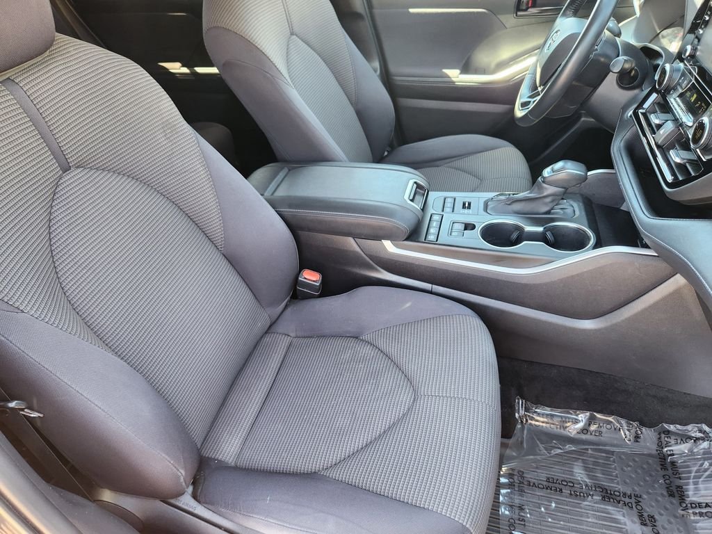 Used 2021 Gray Toyota LE image 23