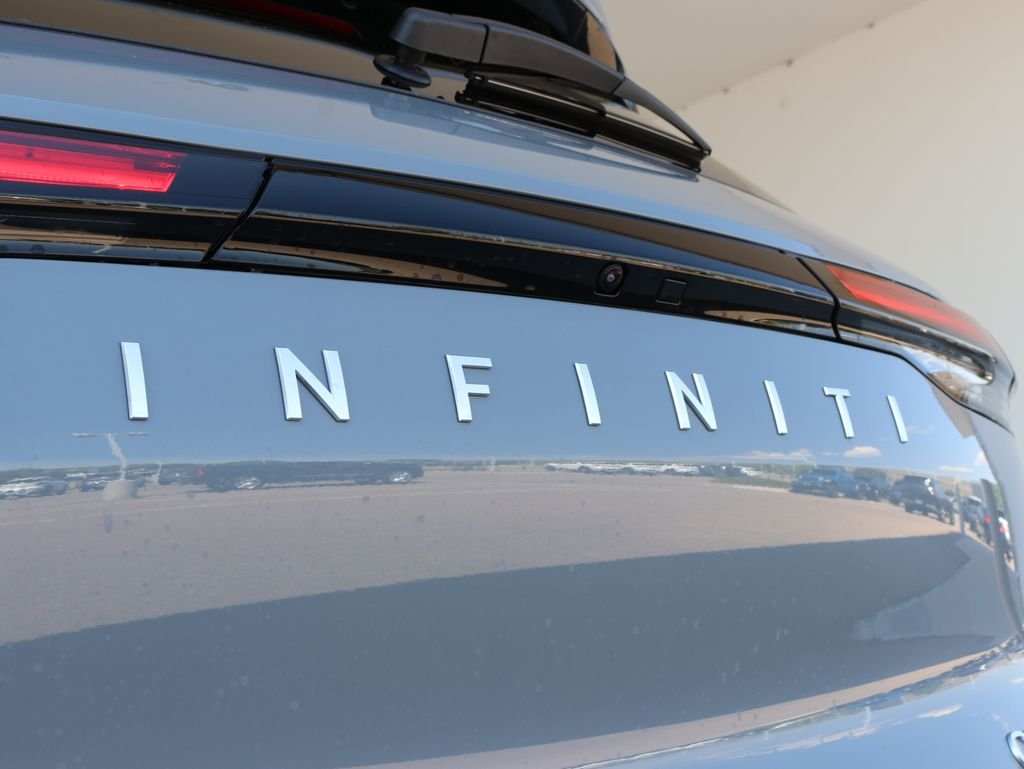New 2027 HARBOR GRAY INFINITI Luxe AWD image 37