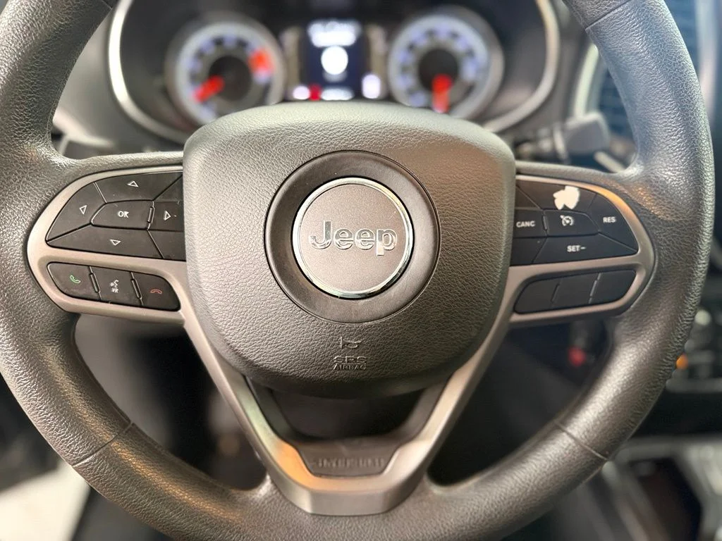 Used 2020 Black Jeep Latitude image 15