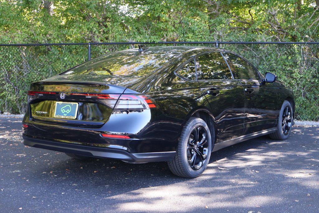 2025 Honda Accord SE - Photo 8