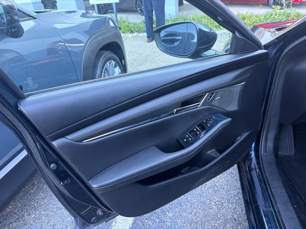 Used 2020 Blue Mazda Preferred image 9